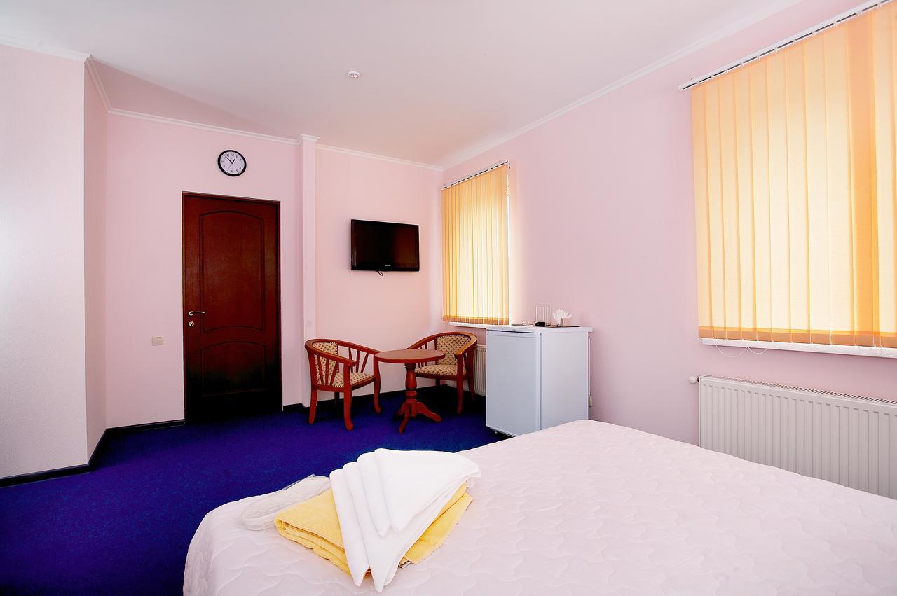 Oasis Hotell Odessa Exteriör bild